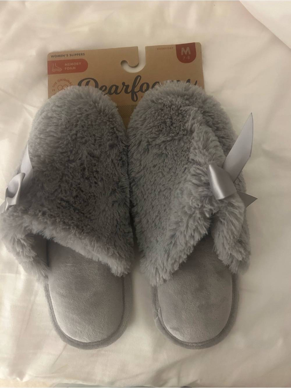 Dearfoams Women's Light Gray Plush Memory Foam Slippers with Bow